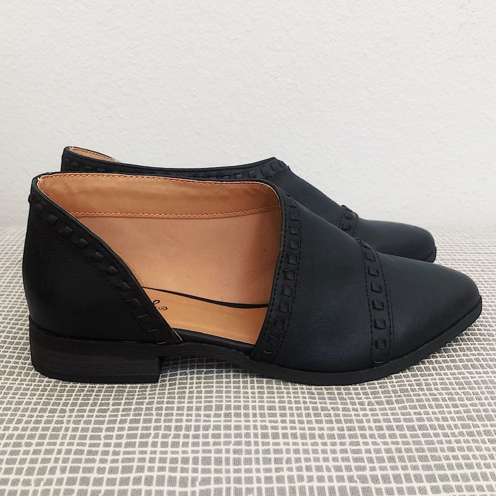 Qupid black ballerina shank flats